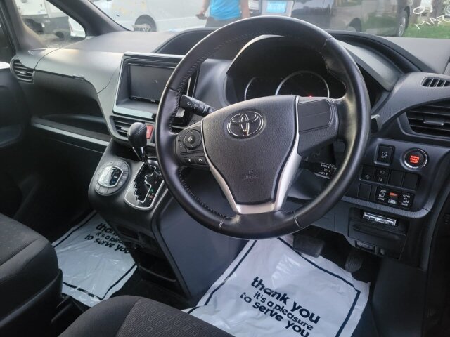 2016 Toyota Voxy