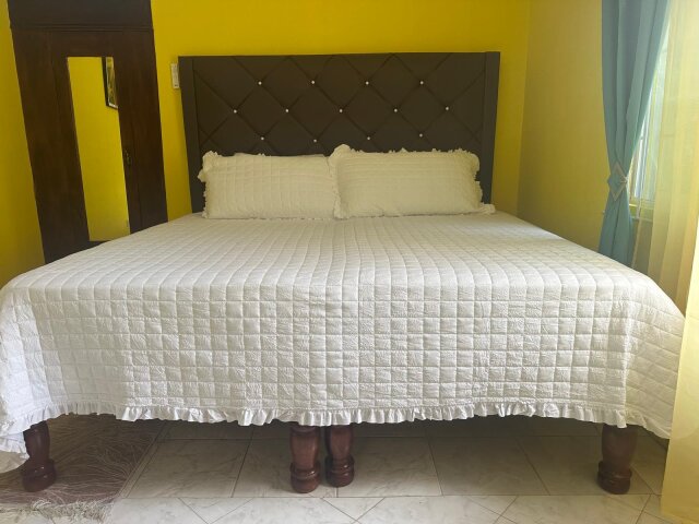 Flexible 3 Bedrooms in Brown's Town, St. Ann