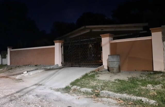 Spacious 4 Bedrooms House For Rent In Kingston 20