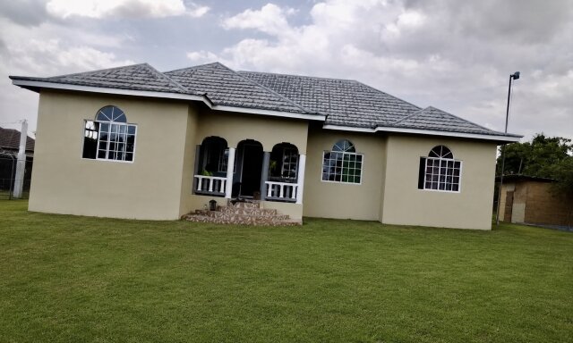 3 Bedroom House Spice Grove Black River Houses Black River Area