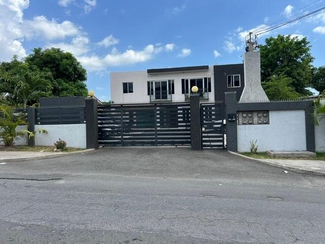 Modern 2 Bedrooms Apartment in Kingston Apartments Meadowbrook