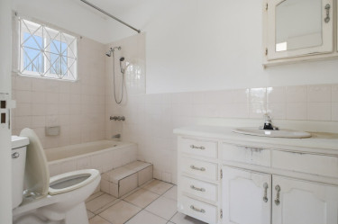 4 Bedroom House For Sale
