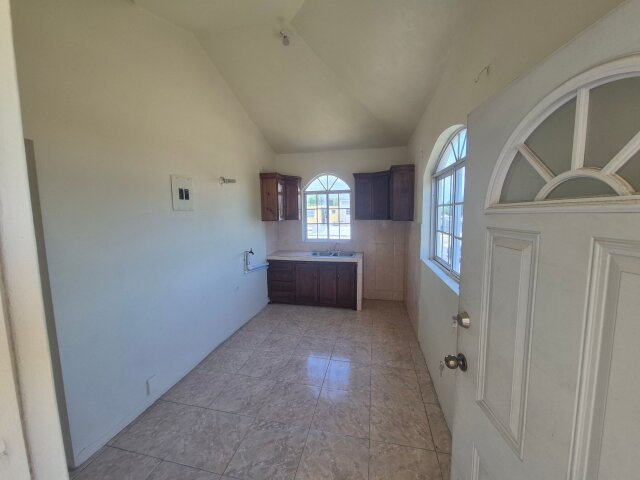 Well-Maintained 1 Bedroom Apartment in Cumberland