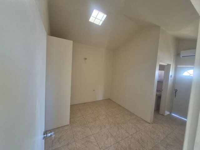 Well-Maintained 1 Bedroom Apartment in Cumberland