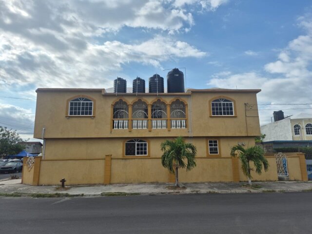 Well-Maintained 2 Bedroom Apartment In Cumberland