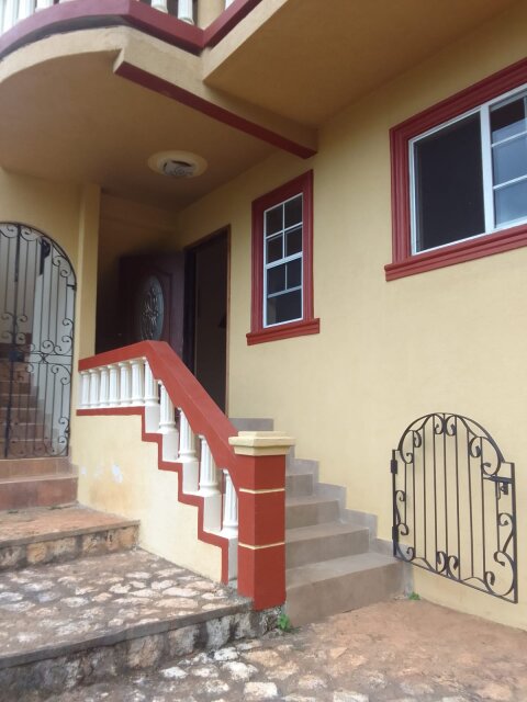 Charming 2 Bedrooms Hillside Oasis