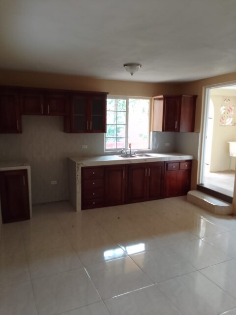 Charming 2 Bedrooms Hillside Oasis