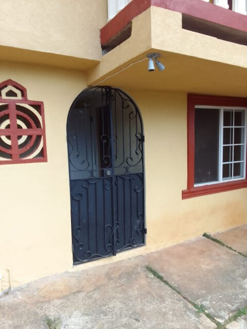 Charming 2 Bedrooms Hillside Oasis