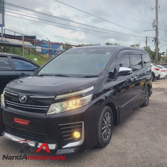 2016 Toyota Voxy
