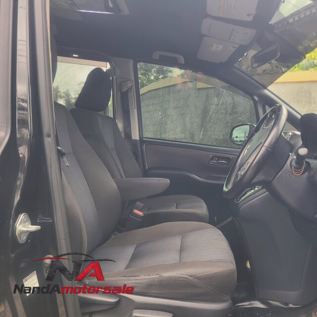 2016 Toyota Voxy