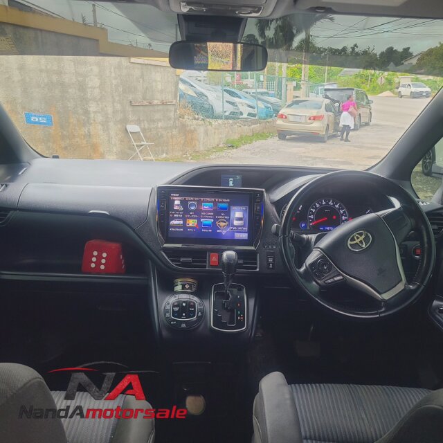 2016 Toyota Voxy