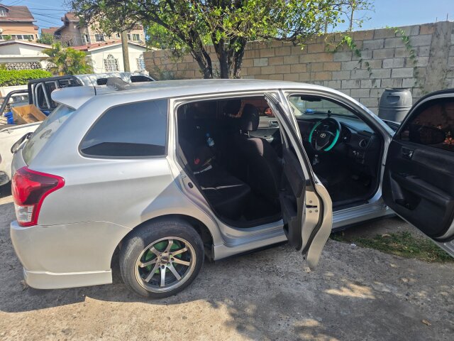 Toyota Feilder S