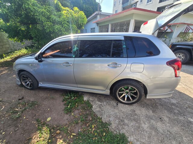 Toyota Feilder S
