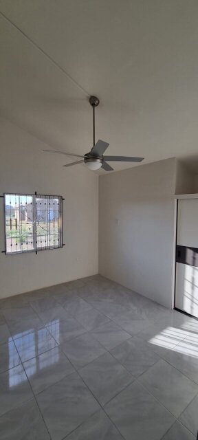 2 Bedrooms House