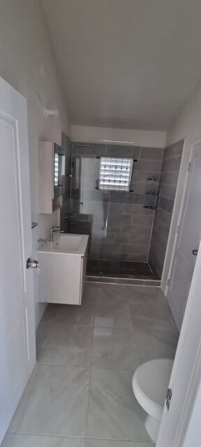 2 Bedrooms House