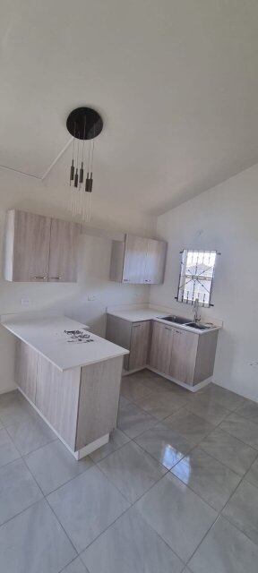 2 Bedrooms House