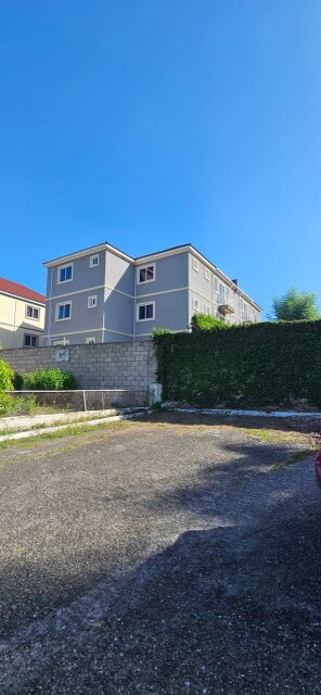 Spacious Short Term Kingston 6 Unit