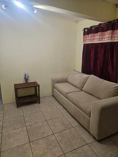 Spacious Short Term Kingston 6 Unit