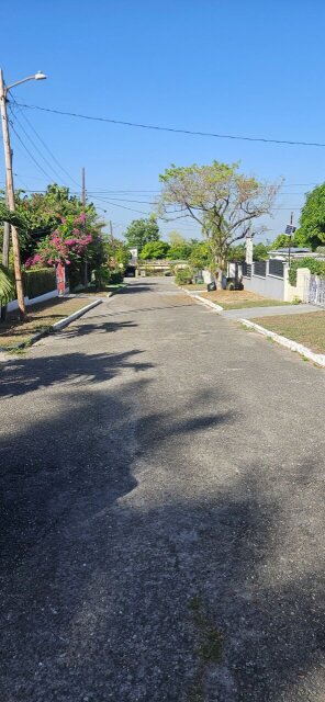 Spacious Short Term Kingston 6 Unit