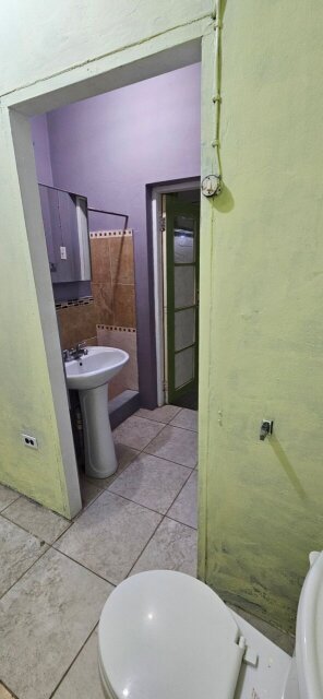 Spacious Short Term Kingston 6 Unit