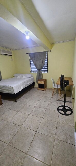 Spacious Short Term Kingston 6 Unit