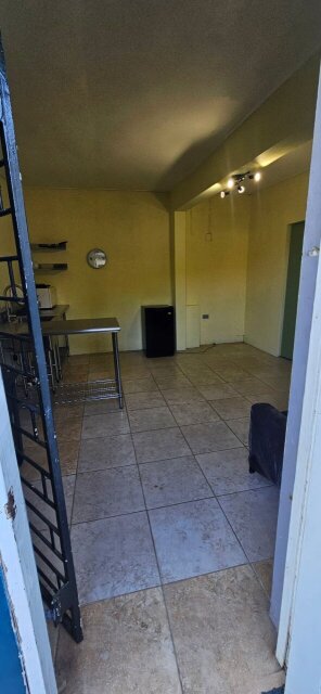 Spacious Short Term Kingston 6 Unit