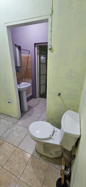 Spacious Short Term Kingston 6 Unit