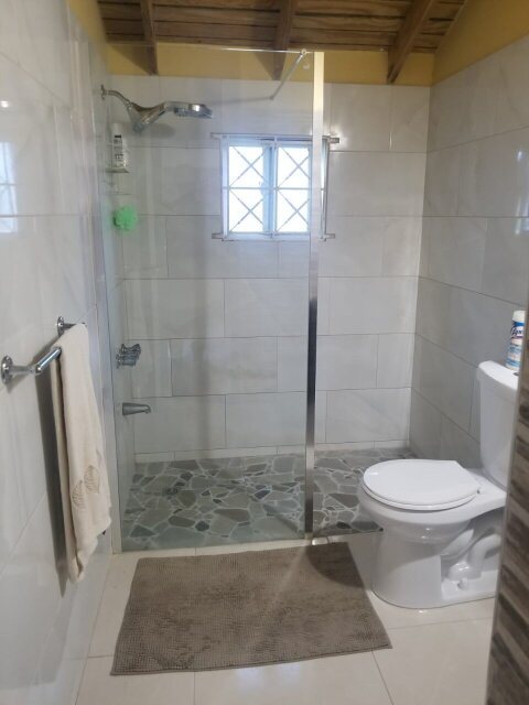 1 Bedroom Unfurnised/ Furnish