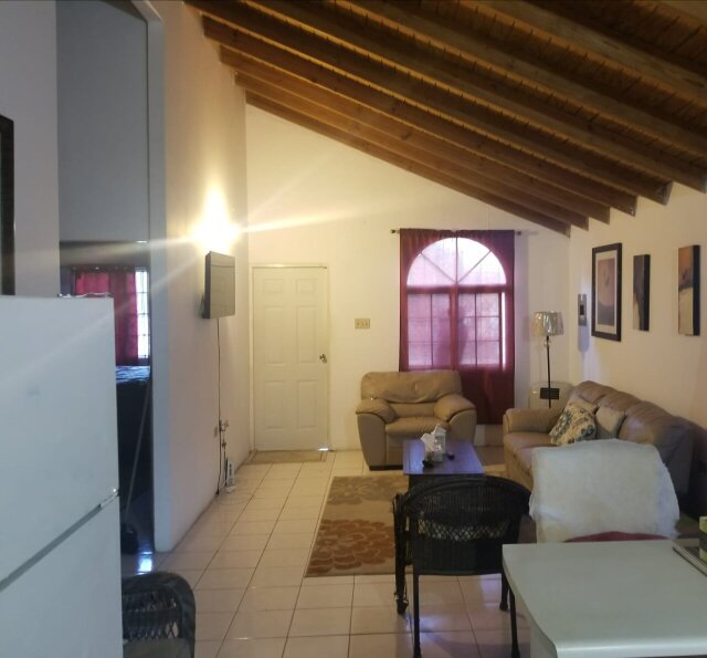 1 Bedroom Unfurnised/ Furnish