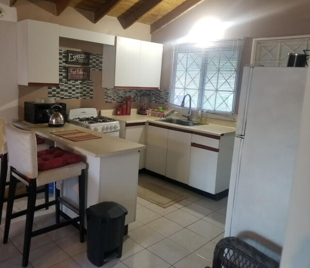 1 Bedroom Unfurnised/ Furnish
