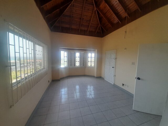 3 Bedroom Coral Gardens