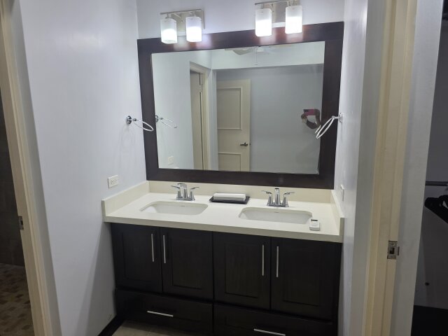 Beautifully Furnished 3 Bedroom Apt