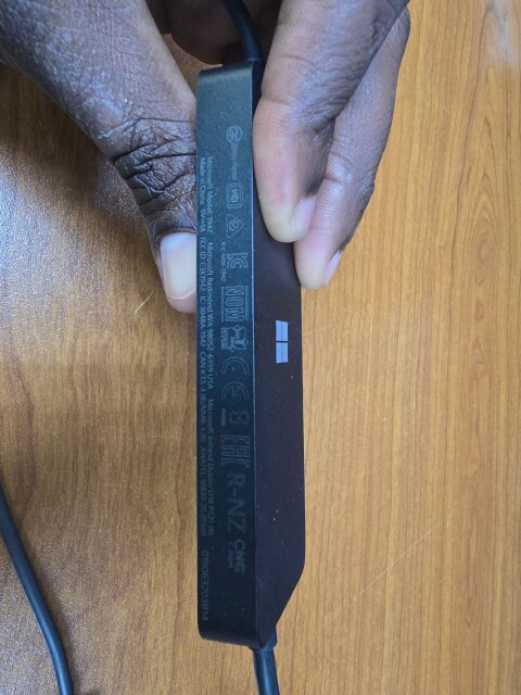 MICROSOFT 4K WIRELESS DISPLAY ADAPTER – MODEL 1942