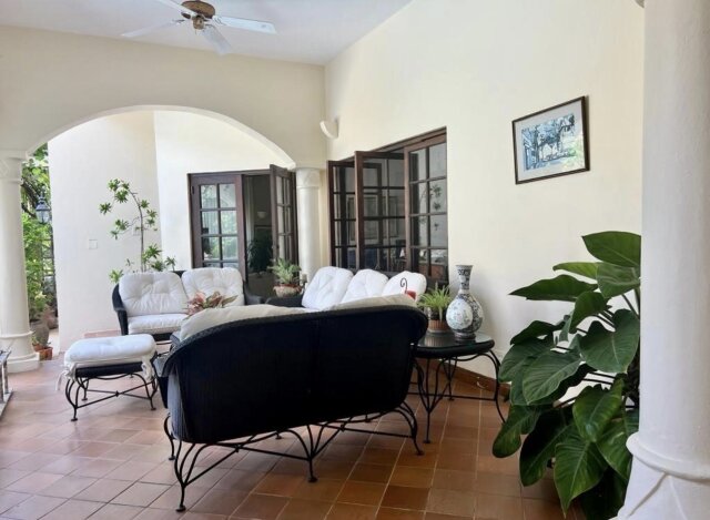 4 Bed, 5 Bath House For Sale