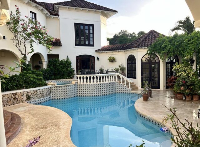 4 Bed, 5 Bath House For Sale