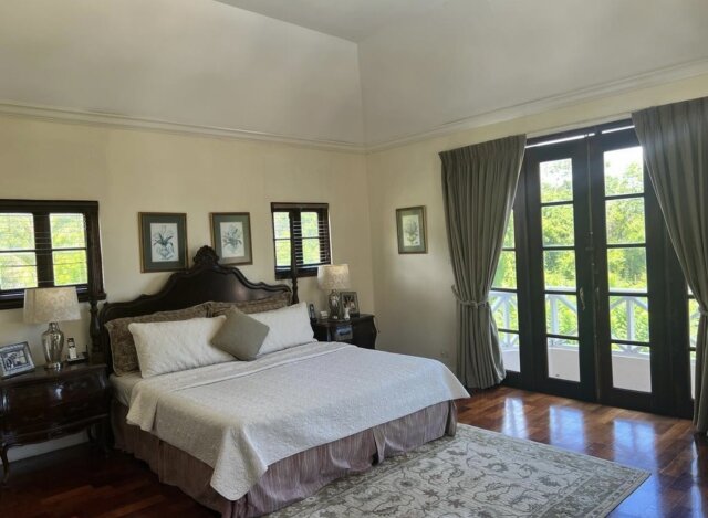 4 Bed, 5 Bath House For Sale