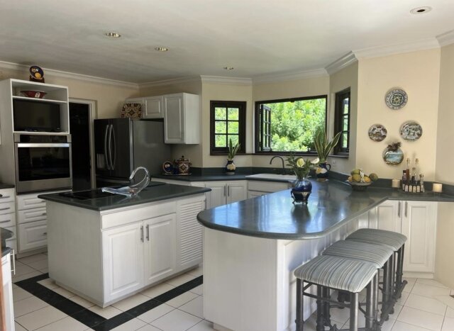 4 Bed, 5 Bath House For Sale