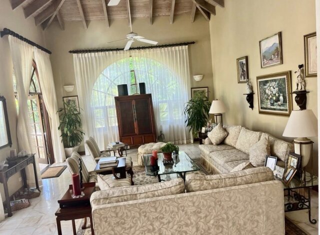 4 Bed, 5 Bath House For Sale