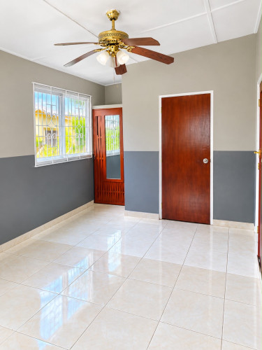 1 Bedroom,1 Bathroom