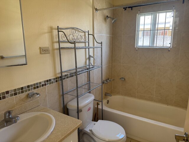 Charming 2 Bedrooms in West Village, Montego Bay