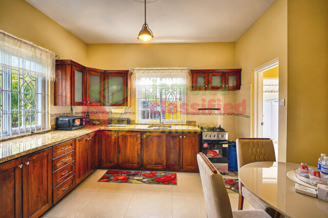 2 Bedrooms,2.5 Bathrooms