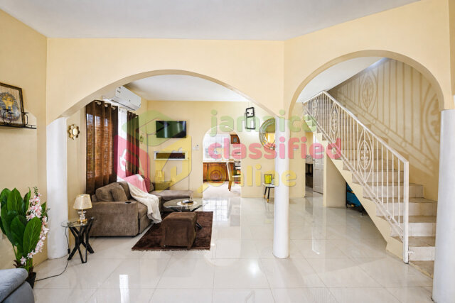 2 Bedrooms,2.5 Bathrooms