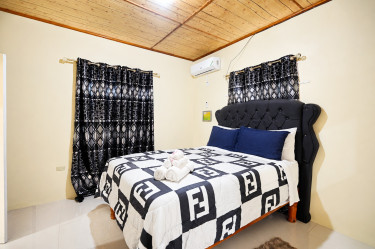 2 Bedrooms,2.5 Bathrooms