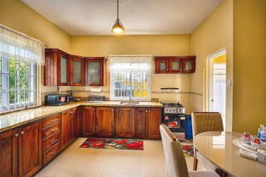2 Bedrooms,2.5 Bathrooms