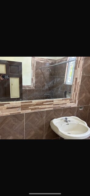 Spacious 1 Bedroom With Private Bathroom