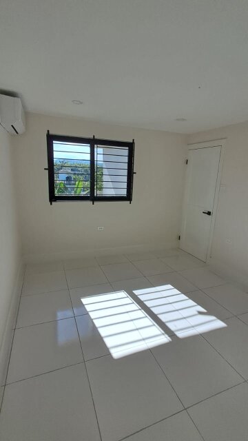 2 Bedroom 1 Bathroom Apartment
