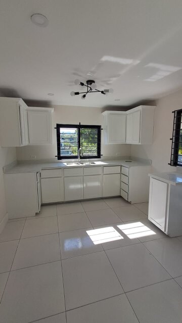 2 Bedroom 1 Bathroom Apartment Apartments Childermas Main Road Anchovy St James