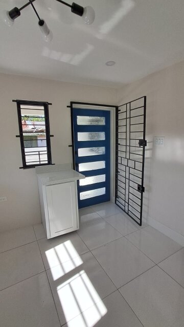 2 Bedroom 1 Bathroom Apartment