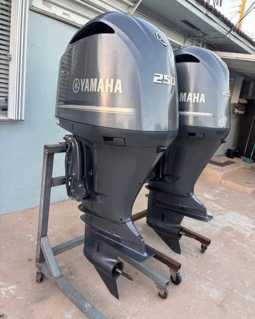 Slightly Used Yamaha 250HP 4 Stroke Outboard Motor Boats Kingston