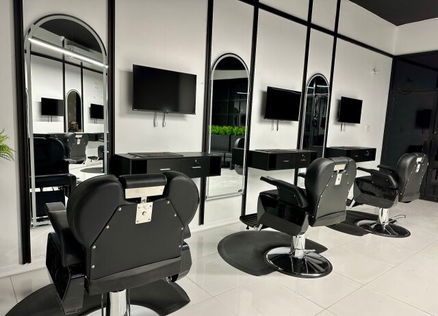 Hairdressing/barber Salon For Rent